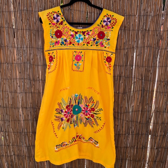 Vintage Mexican Embroidered Yellow Dress Floral Summer Beach Coverup M/L - Picture 3 of 10